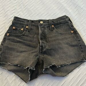 black levis jean shorts